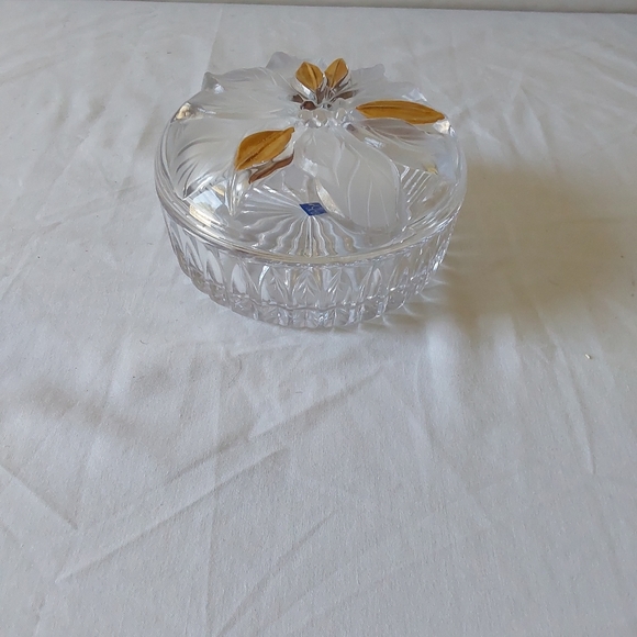 Gilded Poinsettia Crystal Candy Dish/Powder Box - Picture 10 of 16